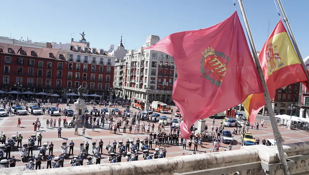 Banderas a media asta en el Ayuntamiento de Valladolid