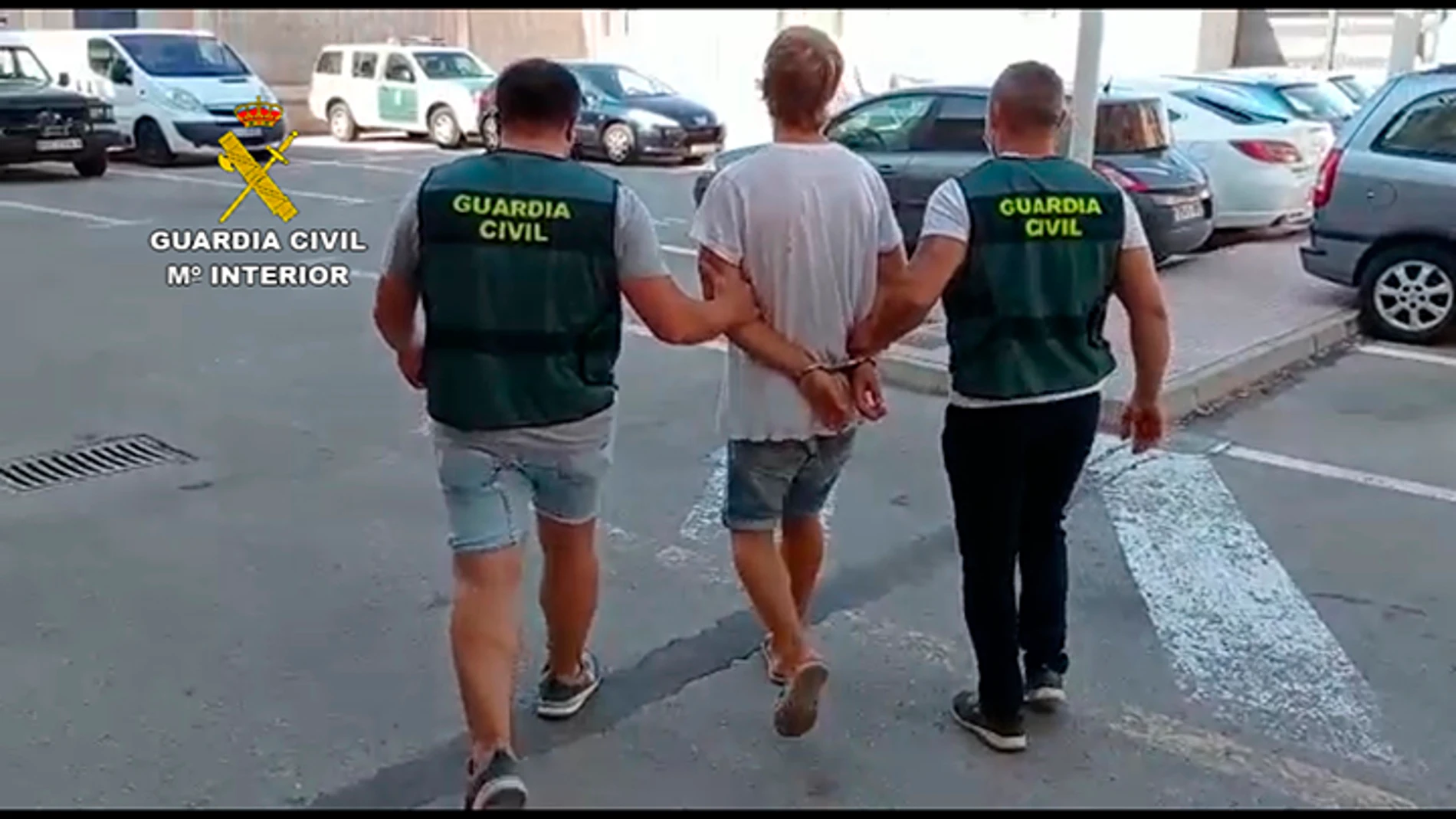 Esta última vez ha sido detenido por 6 robos con fuerza (uno en un establecimiento público), todos cometidos en Torrevieja