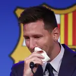 Lionel Messi no pudo evitar las lágrimas en la rueda de prensa de despedida