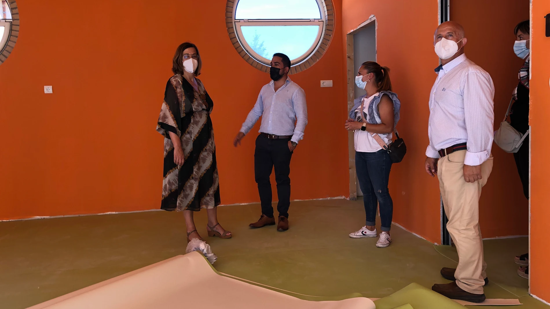 La presidenta de la Diputación de Palencia, Ángeles Armisén, visita Becerril de Campos