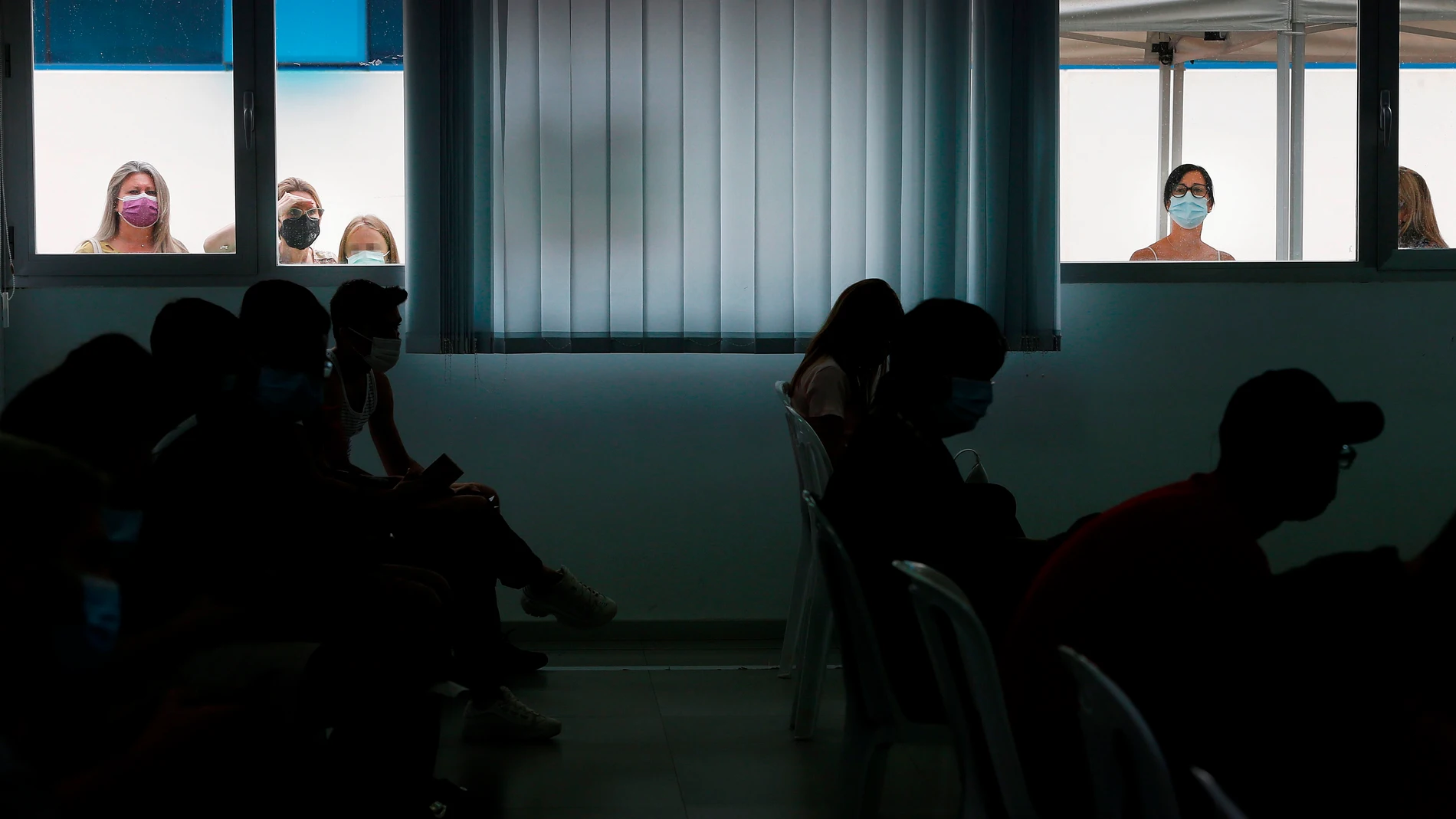También ha descendido la cifra de contagios entre los grupos de edad más jóvenes