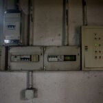 El tablero de control de luces de un edificio
