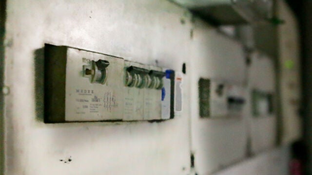 El tablero de control de luces de un edificio