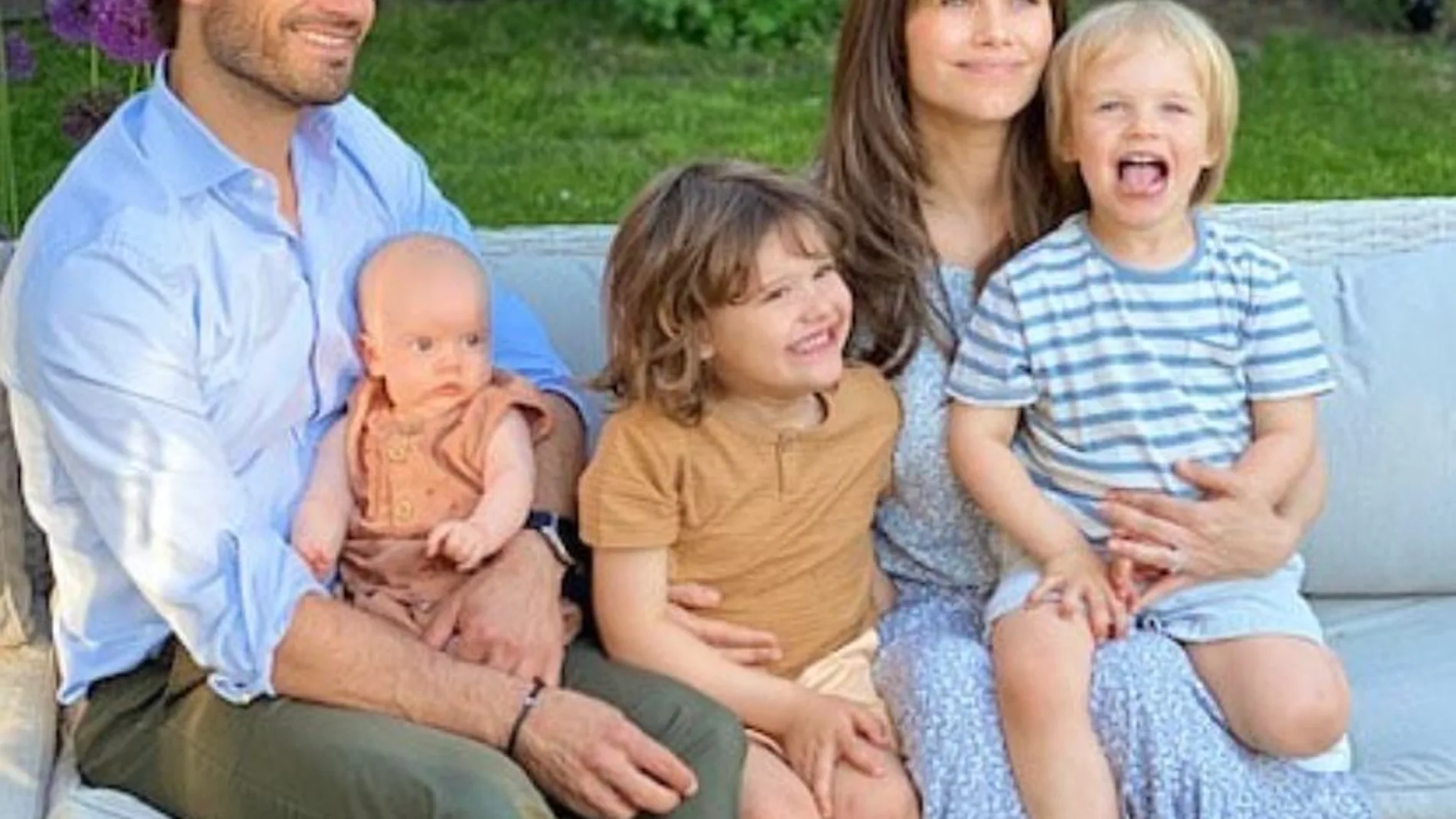 Carlos Felipe y Sofía de Suecia, junto a sus hijos en una foto de su Instagram