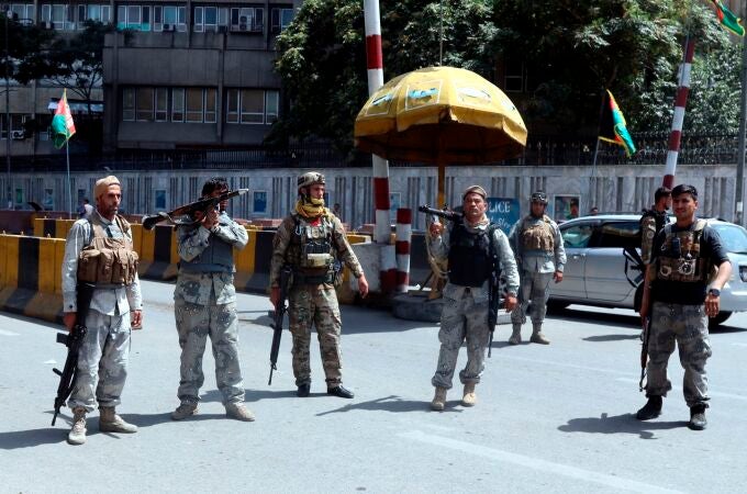 Oficiales afganos en kabul