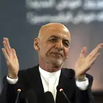Ghani, exiliado en Emiratos Árabes Unidos, ha explicado que se fue el 15 de agosto &quot;después de que los talibanes entrasen inesperadamente&quot; en la capital