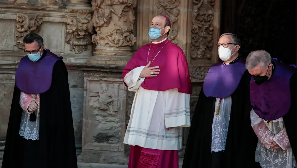 Misa de celebración del 550 aniversario de la Catedral de Astorga, presidida por el obispo, Jesús Fernández
