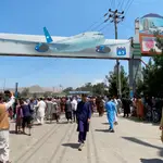  Rusia contacta con los talibanes para asegurar su embajada en Kabul 