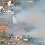 El incendio declarado este martes en El Paso se ha extendido a Los Llanos de Aridane