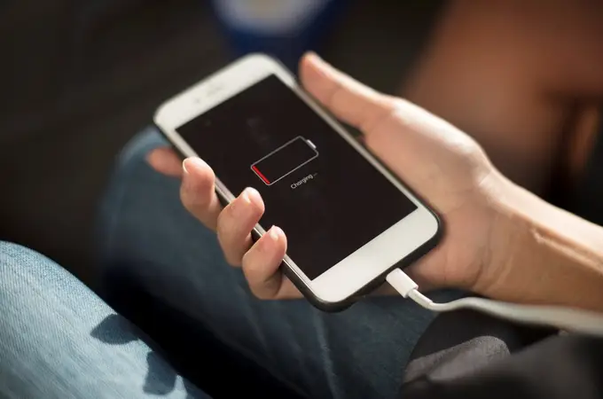 Científicos japoneses descubren cómo recuperar hasta el 80% de la capacidad original de la batería del móvil