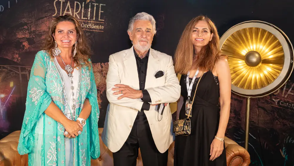 Nasrin Zhiyan junto a Plácido Domingo y Sandra García-Sanjuán