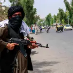  Fusiles o gafas de visión nocturna: estas son las nuevas armas de los talibanes “robadas” a Estados Unidos