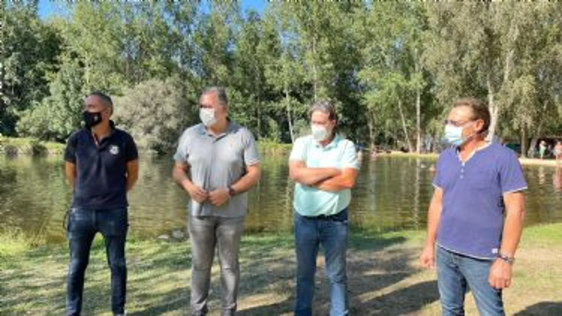 Jesús María Prada durante su visita a la zona recreativa "La Tablada" en Santibáñez de Tera