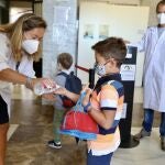 Vuelta al cole con las medidas de seguridad y sanitarias para evitar la transmisión de coronavirus. Colegio Claret.