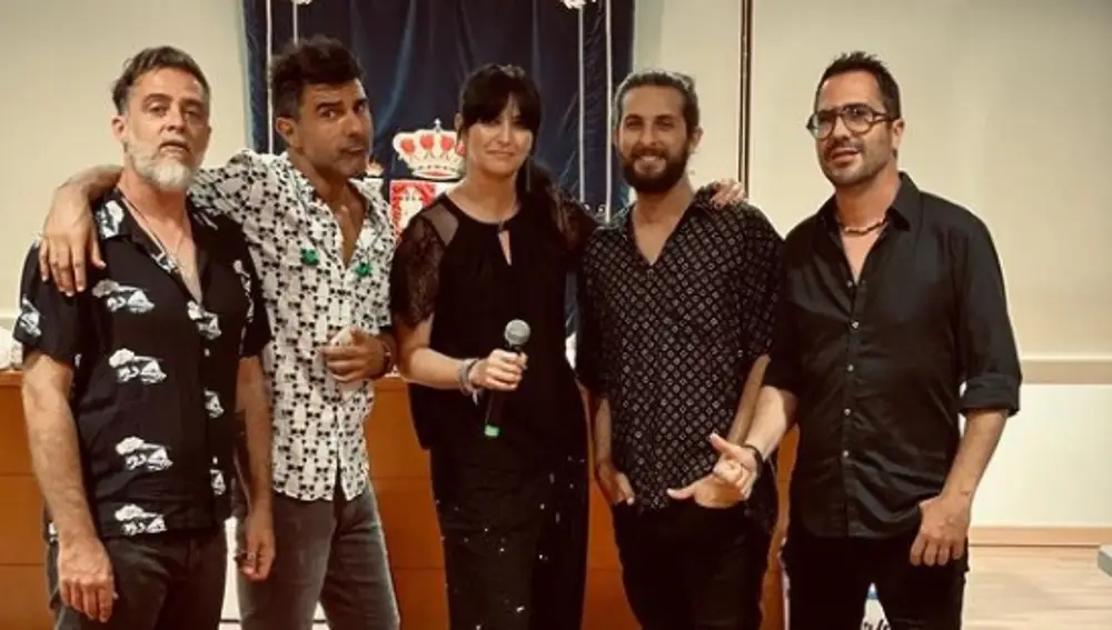 El grupo 'Efecto Mariposa' minutos antes de actuar en Fuengirola