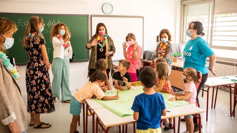 El material escolar subvencionada debe adquirirse en los comercios de Pozuelo de Alarcón.