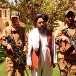 Además, los mandos talibanes han designado también a otras figuras de la nueva administración del Estado: los responsables de los servicios de Inteligencia y del Banco Central