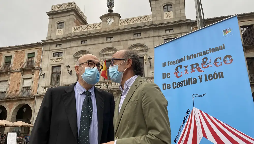 El consejero de Cultura y Turismo, Javier Ortega, asiste a la Gala circense de la Asociación de Artistas Profesionales de Circo de Castilla y Leónn, Cir&Co.