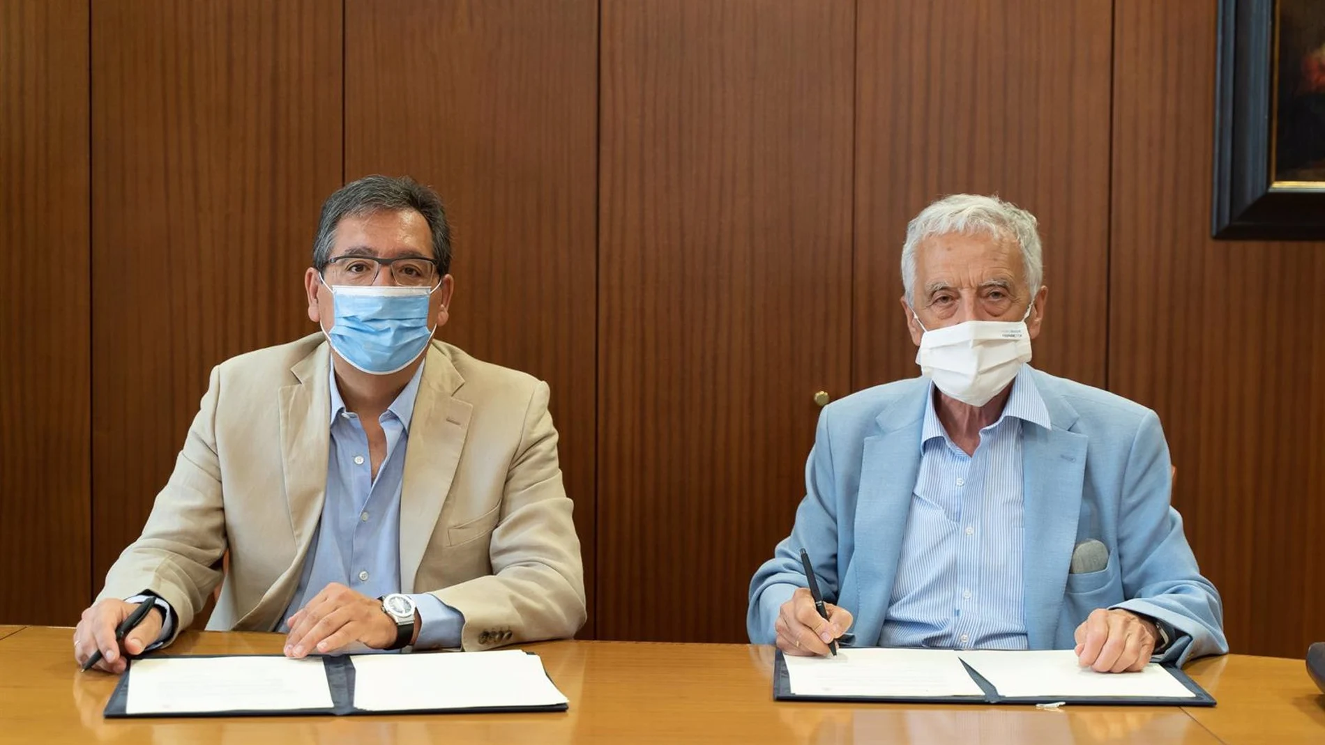 Antonio Pulido y José Luis de Justo firman el convenio de colaboración