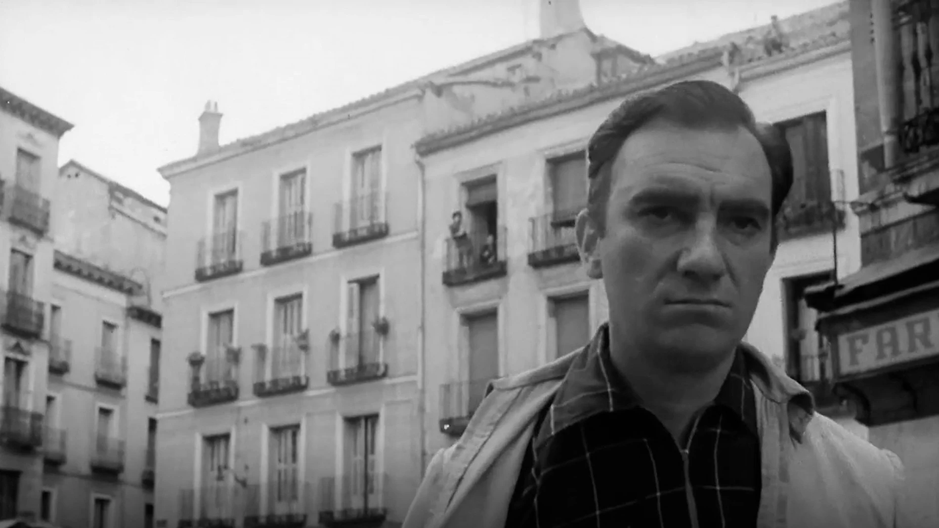 Fernando Fernán Gómez adaptó al cine "El Mundo sigue"