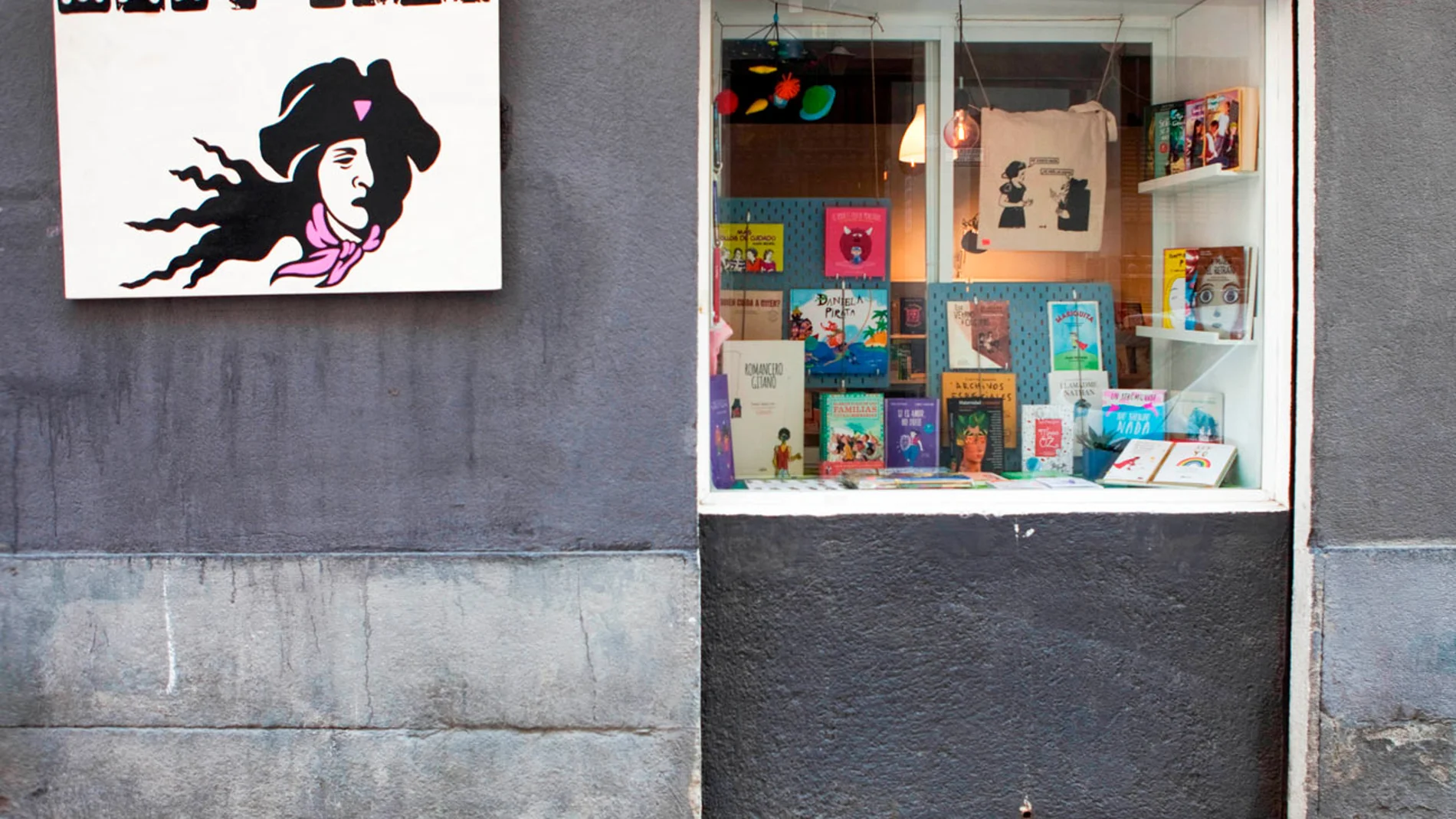 Mary Read, librería LGTBQ+ transfeminista, abrió en 2020 en la calle del Marqués de Toca 3.