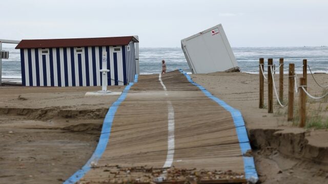 Debido a la presencia del Puerto de Valencia, la playa de la Malvarrosa es una de las que se encuentran en esta lista