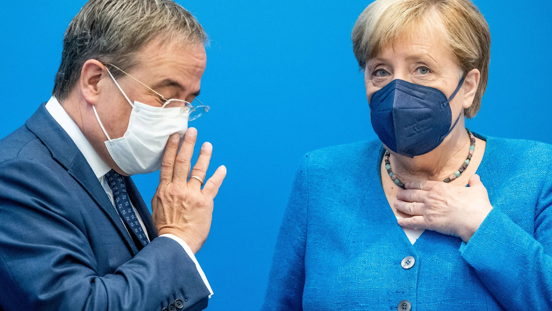 La canciller alemana, Angela Merkel, y su sucesor al frente de la CDU, Armin Laschet