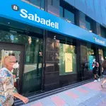  Banco Sabadell reduce a 1.440 los afectados por ERE y los sindicatos desconvocan la huelga
