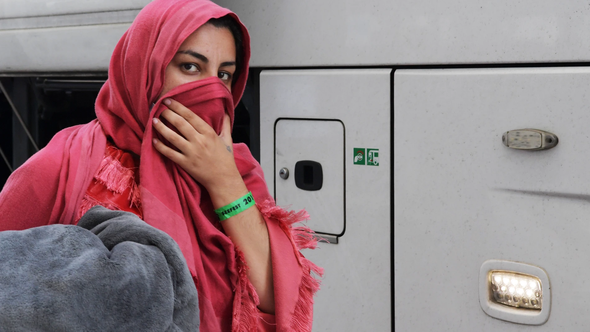 Una refugiada afgana llega a Virginia (EE UU) un día después de ser evacuada de Afganistán