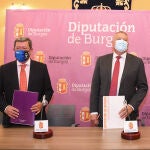 El presidente de la Diputación de Burgos, César Rico, acompañado del vicepresidente primero, Lorenzo Rodríguez
