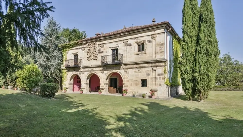 Extraordinaria casa de campo del siglo XVIII situada en una encantadora finca. Cantabria
