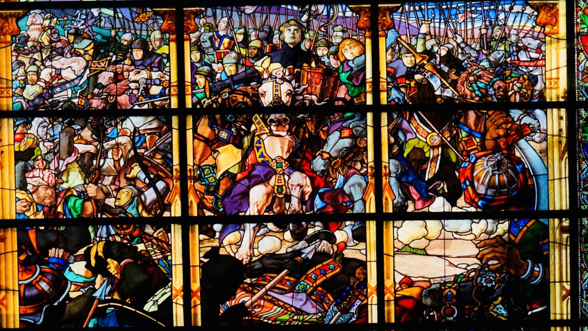 Cristalera que narra la Batalla de las Navas de Tolosa, en la Capilla de San Agustín (Roncesvalles).