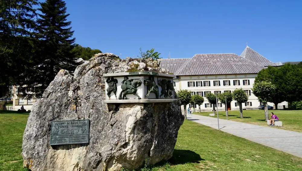 Monumento de la Batalla de Roncesvalles.