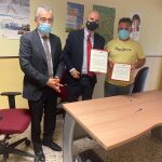 El viceconsejero de Desarrollo Rural y director general del Instituto Tecnológico Agrario de Castilla y León, Jorge Llorente, ha firmado un convenio, con la Comunidad de regantes de Berokia