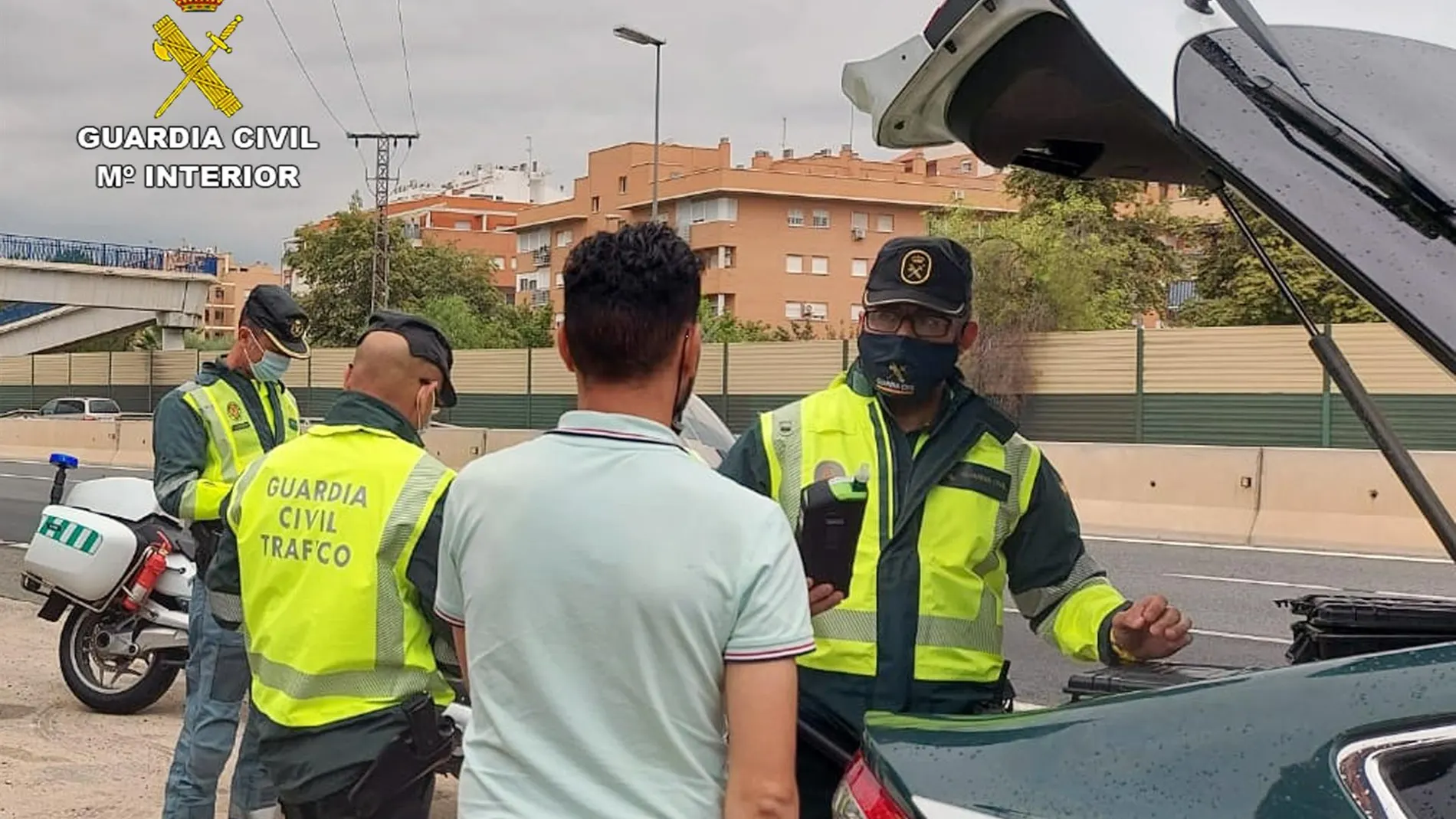 La Guardia Civil detuvo al conductor que cuadruplicaba la tasa de alcoholemia