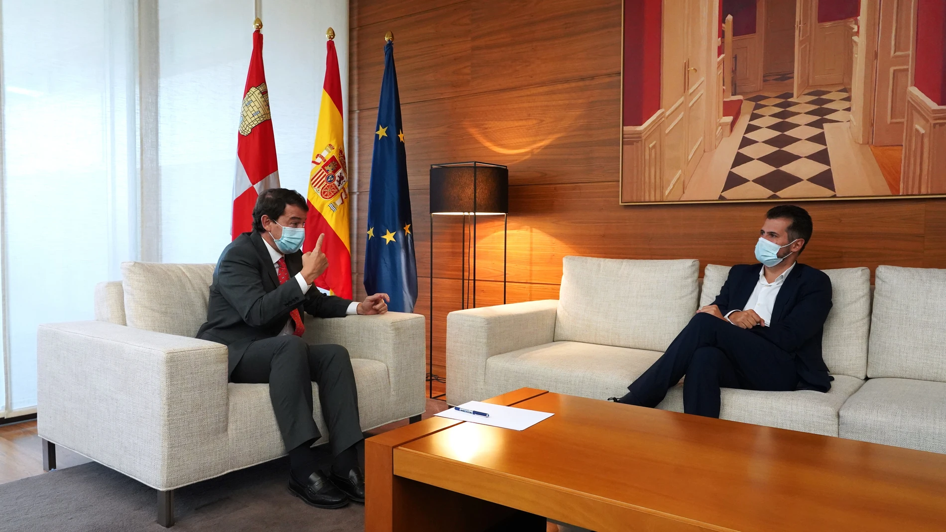 Reunión entre el presidente de la Junta, Alfonso Fernández Mañueco, y el secretario regional del PSOE, Luis Tudanca