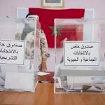 Urnas en un colegio electoral en Marruecos