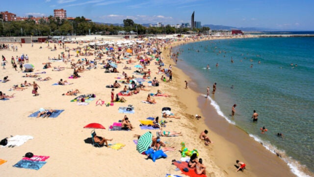 La playa de la Nova Icària, en Barcelona
