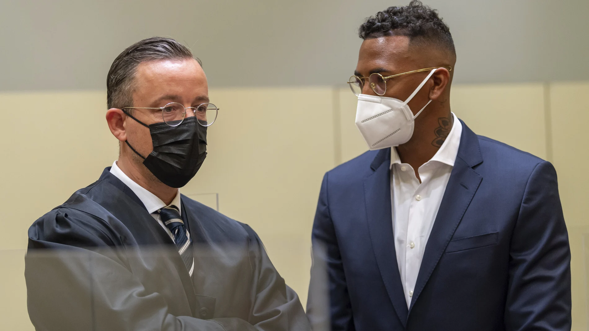 Jerome Boateng, junto a su abogado