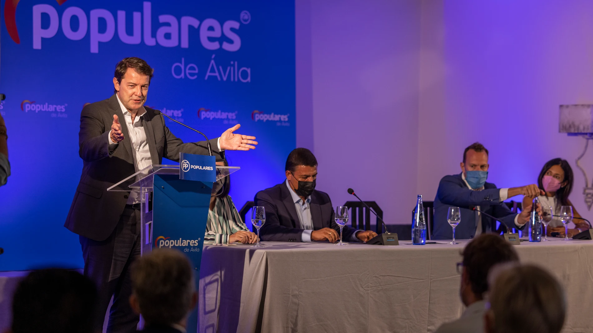El presidente del PP de Castilla y León, Alfonso Fernández Mañueco, participa en la Junta Directiva del PP de Ávila