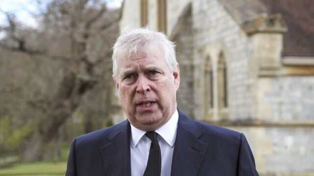 El príncipe Andrés, en su casa de Royal Lodge, en Windsor. Photo via AP, File