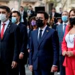 El presidente de la Generalitat, Pere Aragonès, acompañado del vicepresidente, Jordi Puignerò y la consellera de la Presidencia, Laura Vilagrà, encabeza la ofrenda floral del Govern al monumento de Rafael Casanova en Barcelona