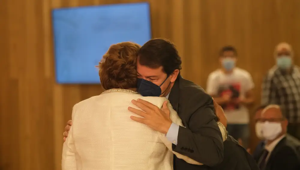 Acto de entrega de la medalla póstuma a Juan José Aliste