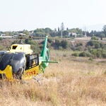 Los medios aéreos y terrestres continúan luchando contra el incendio en Sierra Bermeja