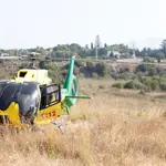 Los medios aéreos y terrestres continúan luchando contra el incendio en Sierra Bermeja