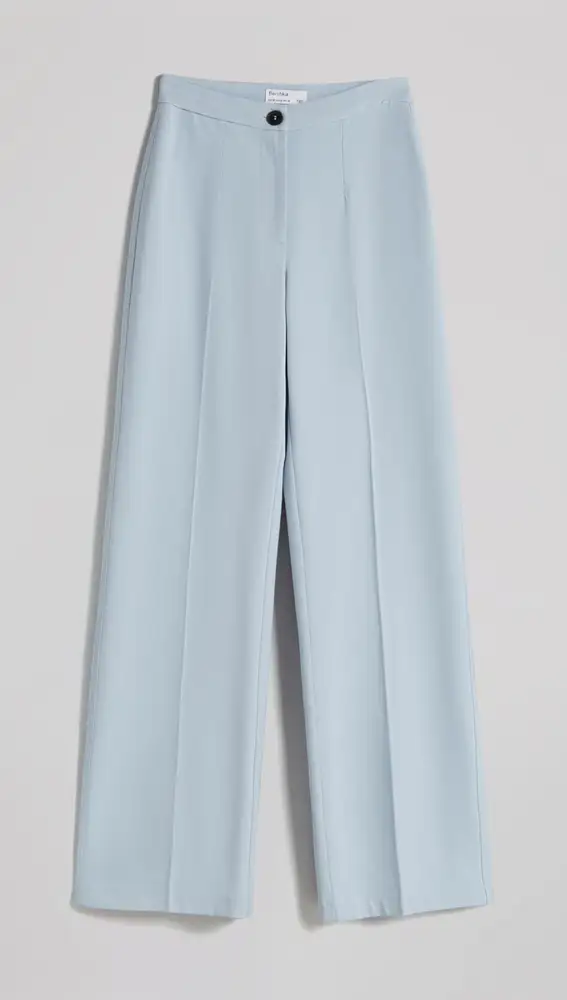 Pantalón wide leg bolsillo trasero, en color azul, de Bershka