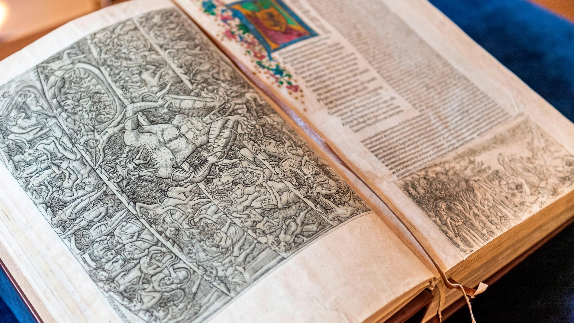 El Instituto Nacional de Ossolinski en Wroclaw, Polonia, resenta la edición ilustrada más antigua de 'La Divina Comedia'