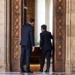 El presidente del Gobierno, Pedro Sánchez, y el de la Generalitat, Pere Aragonès, durante la reunión que mantuvieron el miércoles en la Generalitat
