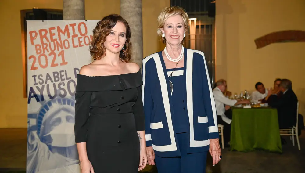 La presidenta Ayuso, durante su viaje a Milán, junto a la vicepresidenta de Lombardía, Letizia Moratti