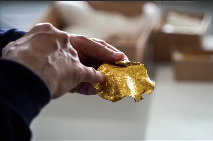 Encuentran en Dinamarca un tesoro de objetos de oro anterior a la época de los vikingos